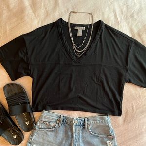 Boxy cropped V-neck